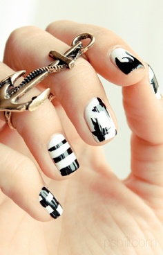 Черно-белый дизайн ногтей 