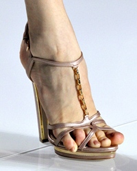 Дизайнерские модели сезона весна-лето 2012 Christian Dior