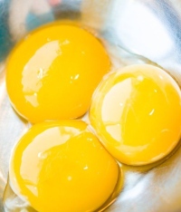 яичные желтки для улучшения зрения