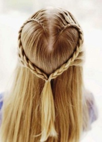 прическа из кос для длинных волос для девочки
