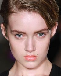 Шесть трендов макияжа весны 2012