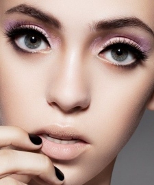 макияж в розовых тонах для серых глаз