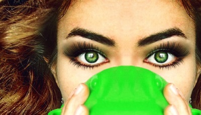 как подчеркнуть зеленые глаза