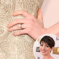 маникюр знаменитостей 2013 Anne-Hathaway