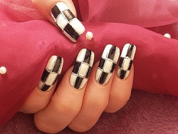 черно белый дизайн ногтей
