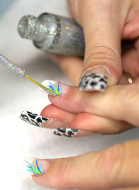 Как сделать маникюр в домашних условиях - придаем ногтям привлекательный вид 