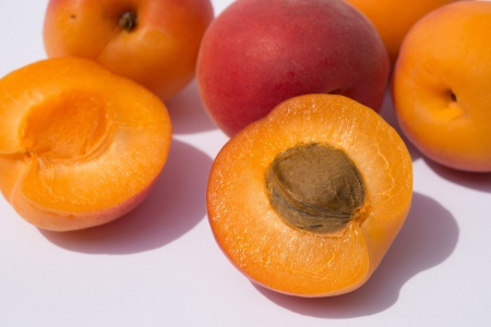польза масла абрикосовых косточек